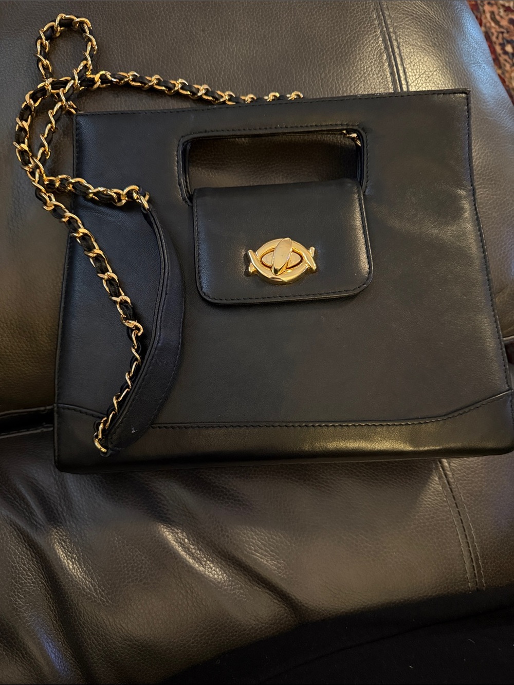 Giani Bernini Black Leather Shoulder Bag with Gold Chain & Turnlock
